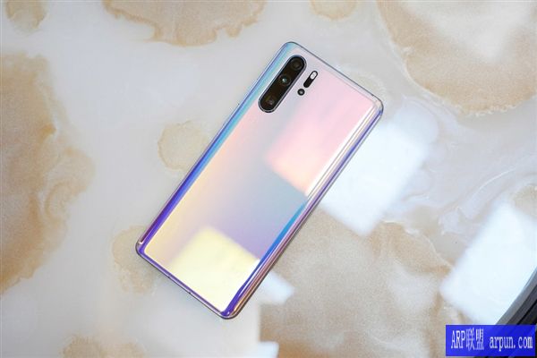 华为宣布新设备P30 Pro:用上施华洛世奇元素