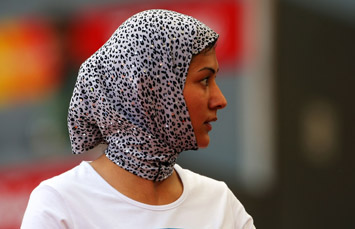 �������������Ů