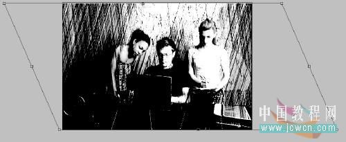 Photoshop���ٵ�����Ƭ���Եĺڰ�Ч��