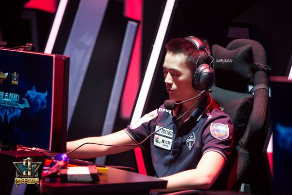 LOLȫ��Ʒ�ơ�Hi �������ǡ��Ƴ� �й�3֧�ӳ���S4�ܾ���