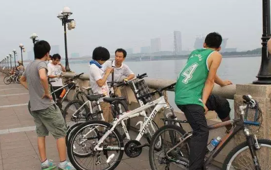 ��ĩ����ȥ���������ȫ�̵�����������