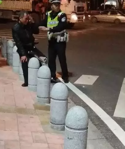 ���ǽ�ͷ���ӱ�ײͷ��Ѫ����