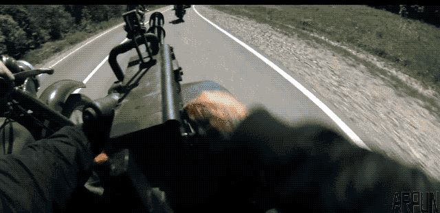 ��VR����ʵ������vrҲ�ܸ��ܱ�ɥʬ׷���Ŀ��