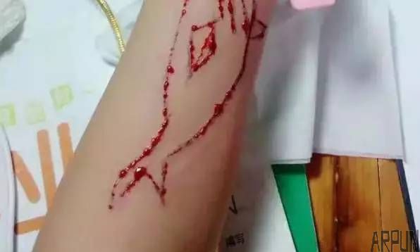 ����������Ϸѧ��Ⱥ������üɽ�ҳ�ǧ��ע�⺢�ӵľٶ�