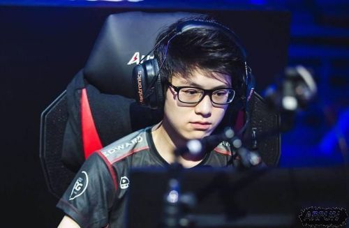 LOLս�ӹ�ֵ��EDG1500�� SKT��4��