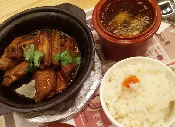 ��Ѷ��׿��������ʦ���¹�˾�ĵ�һ�춼����ɶ��