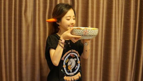 ����Ī������ø������ȶ���һ�� ֱ��������200���ע