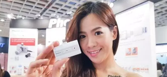 iPhone����ͨ��¼���ˣ�