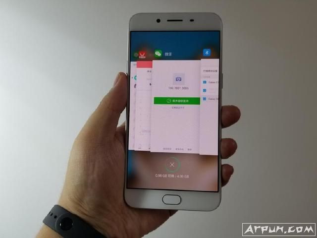 导购对你说手机内存越大就越流畅这是真的吗?